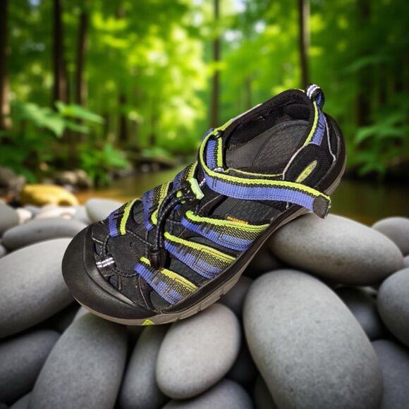 Keen Big Kids Newport H2 Vivid Navy & Black Sandals Size 4 - Picture 1 of 7